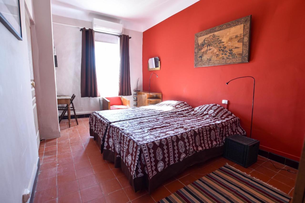 Micoulet, Parking - Clim Villa Arles Exterior photo